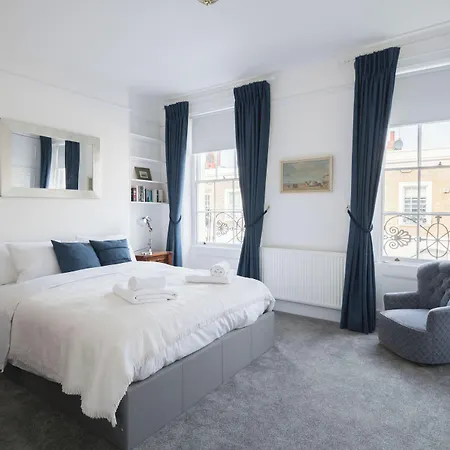 At Home In Chelsea-3